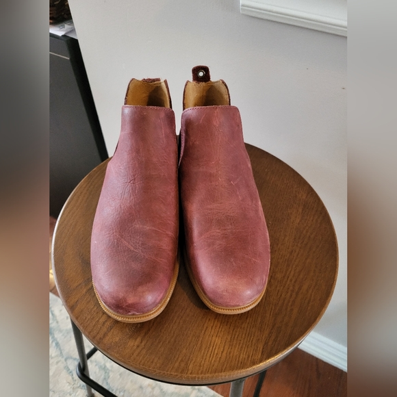 Kodiak Low Rider V Cut Bootie, Size 6.5, Red - Picture 2 of 5